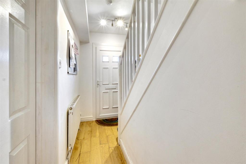Hallway 1.jpeg