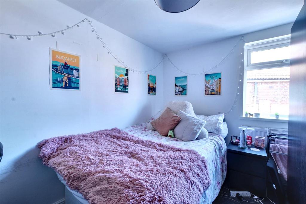 Bedroom 5.jpeg