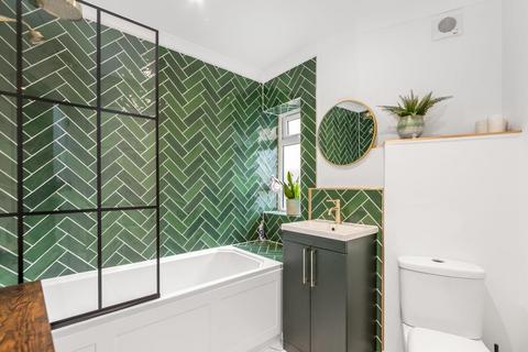 40a Ethnard Road, London, SE15 1RU