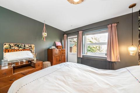 40a Ethnard Road, London, SE15 1RU