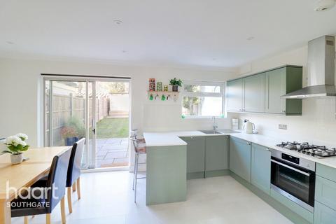 3 bedroom semi-detached house for sale, Osidge Lane, London