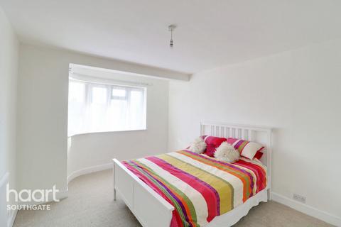 3 bedroom semi-detached house for sale, Osidge Lane, London