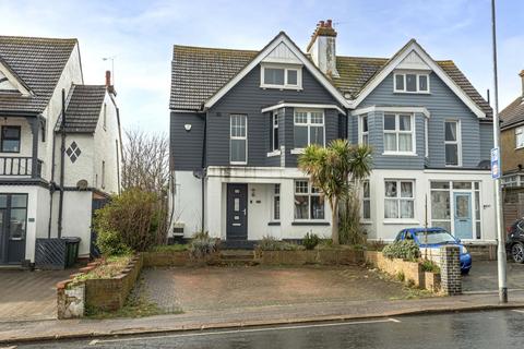 239 Dover Road, Folkestone, CT19 6NH