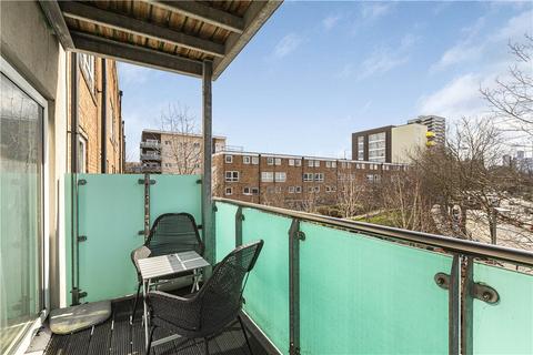 2 bedroom apartment to rent, Burdett Road, London, E3