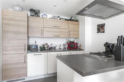 2 bedroom apartment to rent, Burdett Road, London, E3