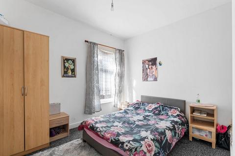 2 bedroom terraced house for sale, Swan Lane