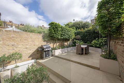 undefined, Ovington Street, Chelsea SW3.