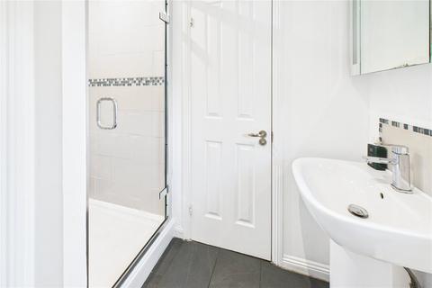 9 Norman Close, Epsom, KT18 5RU