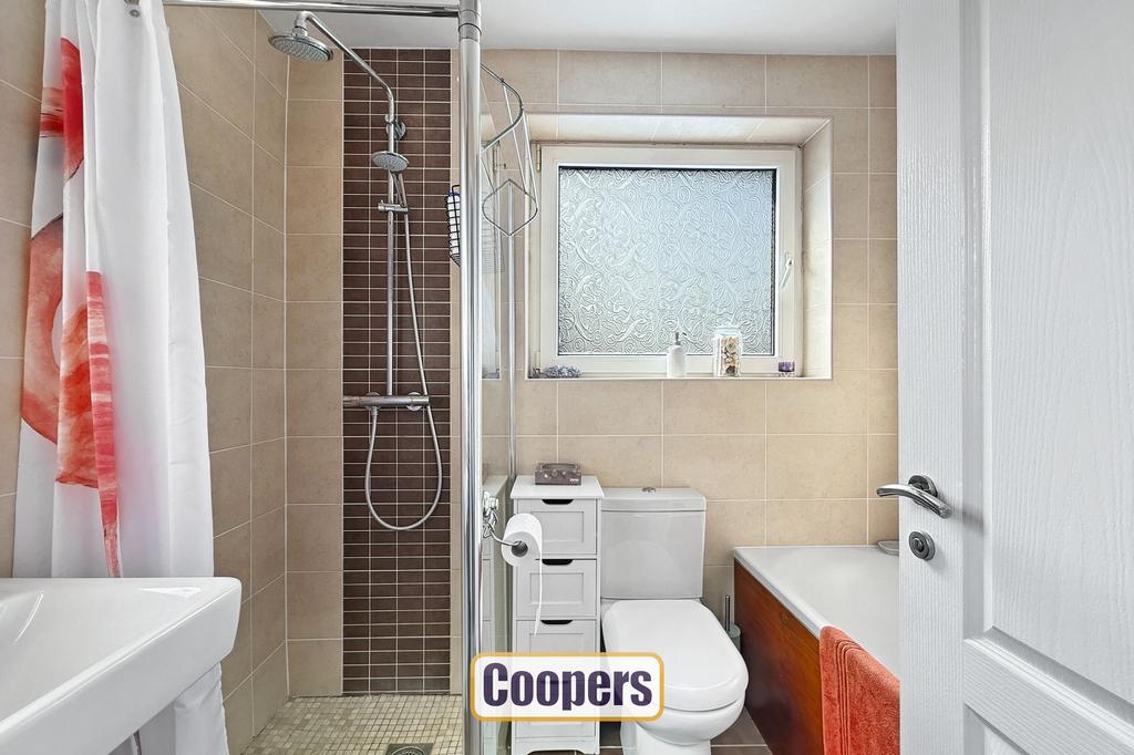 Bath/Shower Room