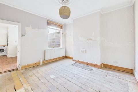 8 Cranmer Grove, Nottingham, NG3 4HE