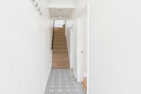 8 Cranmer Grove, Nottingham, NG3 4HE
