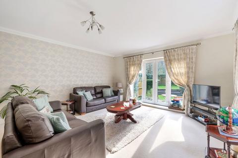 2 bedroom ground floor flat for sale, Wray Common Road, Reigate RH2