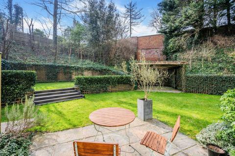 2 bedroom ground floor flat for sale, Wray Common Road, Reigate RH2