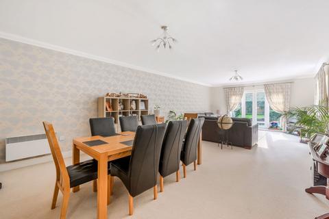 2 bedroom ground floor flat for sale, Wray Common Road, Reigate RH2