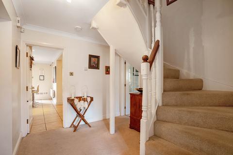 6 bedroom semi-detached house to rent, Shepherds Way, Stow-on-the-Wold, GL54