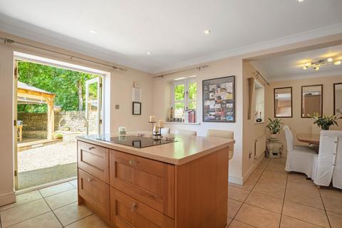 6 bedroom semi-detached house to rent, Shepherds Way, Stow-on-the-Wold, GL54