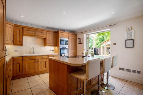 6 bedroom semi-detached house to rent, Shepherds Way, Stow-on-the-Wold, GL54