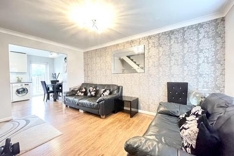 2 bedroom semi-detached house to rent, Barking IG11