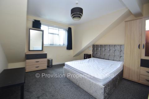 4 bedroom terraced house to rent, Burley Lodge Terrace, Hyde Park LS6