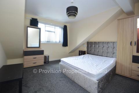 3 bedroom terraced house to rent, Burley Lodge Terrace, Hyde Park LS6