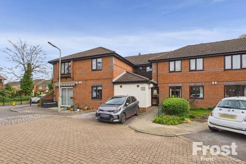 2 bedroom apartment for sale, The Doultons, Octavia Way, Staines-upon-Thames, Surrey, TW18