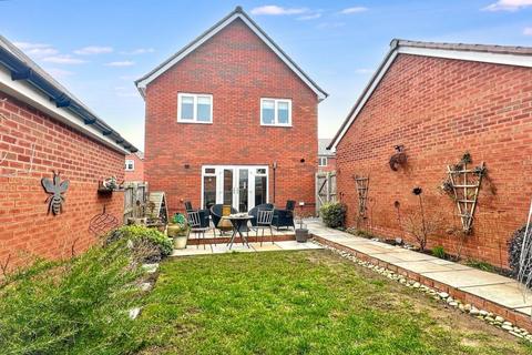 24 Dunnock Close, Holmer, Hereford, HR4 9WG
