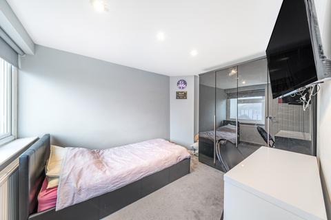4 bedroom semi-detached house for sale, Bourneside Road, Addlestone, Surrey, KT15