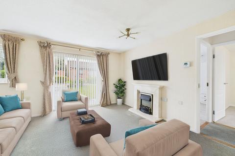 2 bedroom terraced bungalow for sale, Manor Green Walk, Nottingham NG4