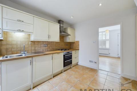 2 bedroom end of terrace house to rent, Keyfield Terrace, Central St Albans