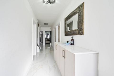 undefined, Pool Road, West Molesey, KT8