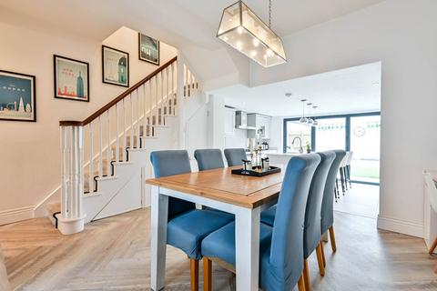 3 bedroom end of terrace house for sale, Warwick Grove, Surbiton, KT5