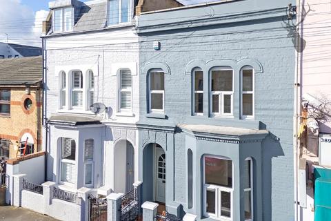 387 Old Ford Road, London, E3 2LU