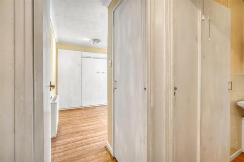 1 bedroom apartment for sale, Quaker Lane, Darlington