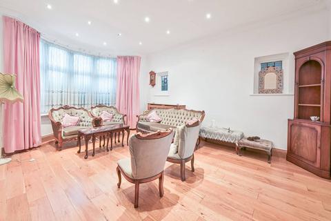 7 bedroom detached house to rent, Buckingham Avenue, Whetstone, London, N20