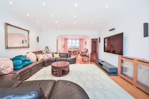 7 bedroom detached house to rent, Buckingham Avenue, Whetstone, London, N20