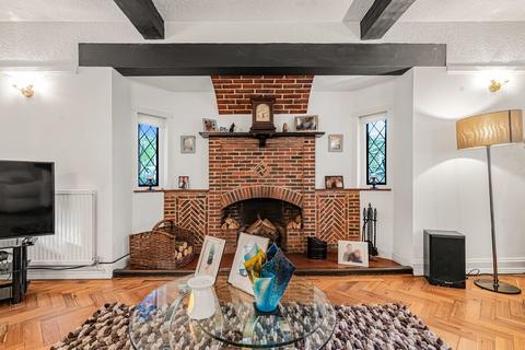 4 bedroom detached house for sale, Meadway Close, Staines-upon-Thames, TW18