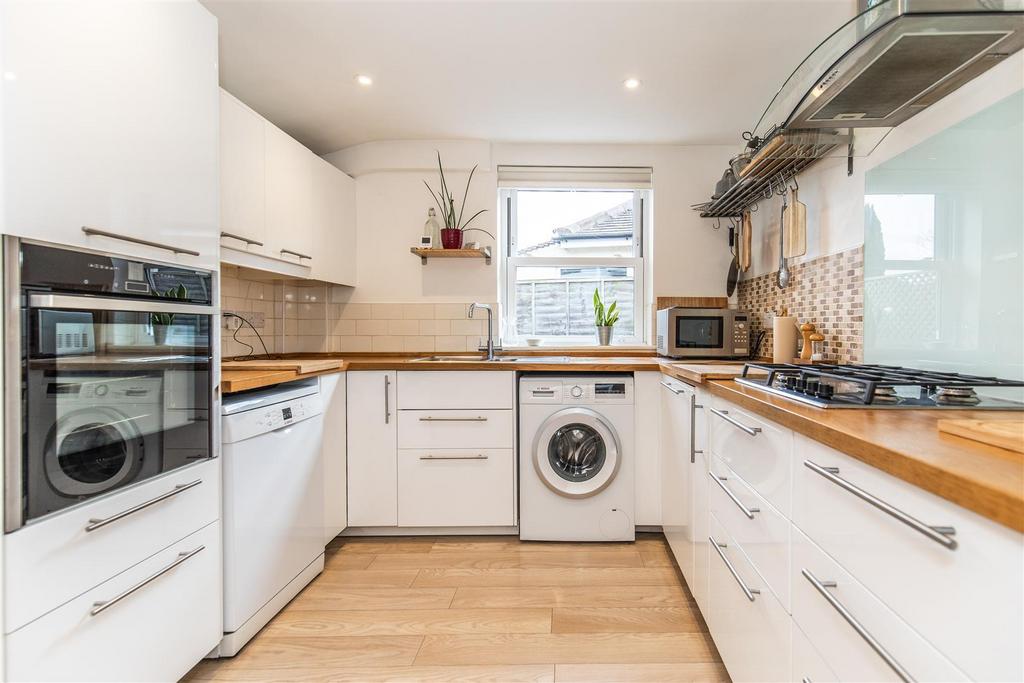 KITCHEN & BREAKFAST ROOM