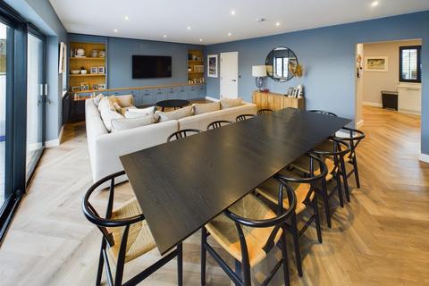 4 bedroom end of terrace house for sale, A Stunning 4 Bedroom Townhouse with large Sun Terrace