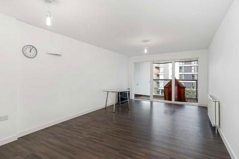 3 bedroom flat to rent, Dance Square, London EC1V