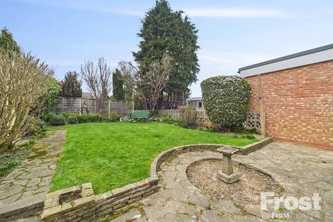 2 bedroom bungalow for sale, Oak Way, Feltham, Middlesex, TW14