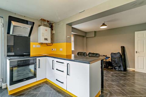 2 Ashlands Road, Crewkerne, TA18 7BB