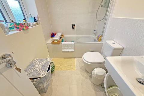 95 Burnham Road, Wythall, Birmingham, B47 6AS
