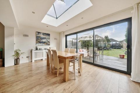 33 Cranbrook Close, Bromley, BR2 7QA