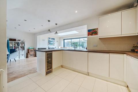 33 Cranbrook Close, Bromley, BR2 7QA