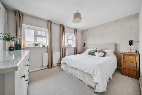 33 Cranbrook Close, Bromley, BR2 7QA