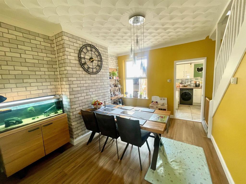 Dining Room.jpg