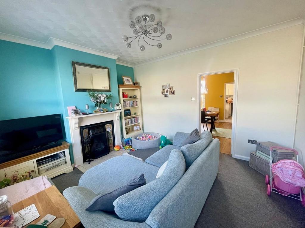 Lounge 3.jpg