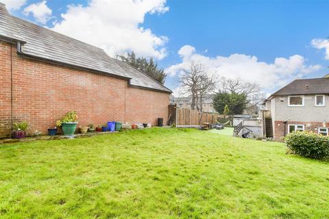 17 Keswick Close, Sutton, SM1 4HH