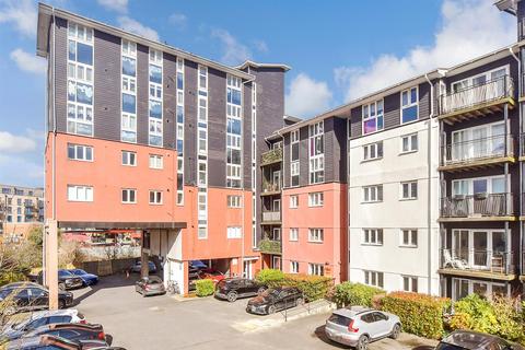 3 bedroom apartment for sale, Riverside Place, Wickford SS11