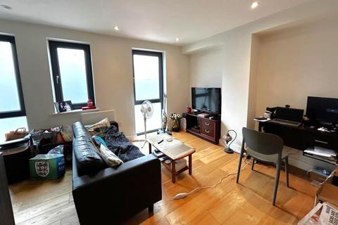 1 bedroom apartment to rent, Chertsey Road, Woking GU21